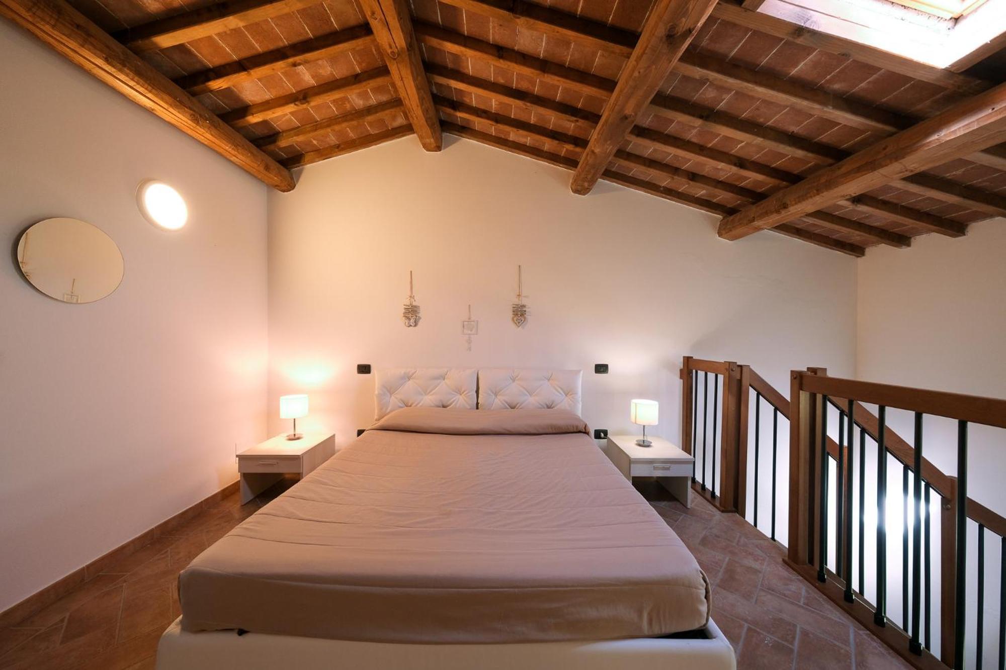 San Ruffino Apartments Lari Kültér fotó